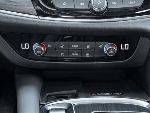 Used 2023 Buick Enclave Essence w/ LPO, Touring Package image 31