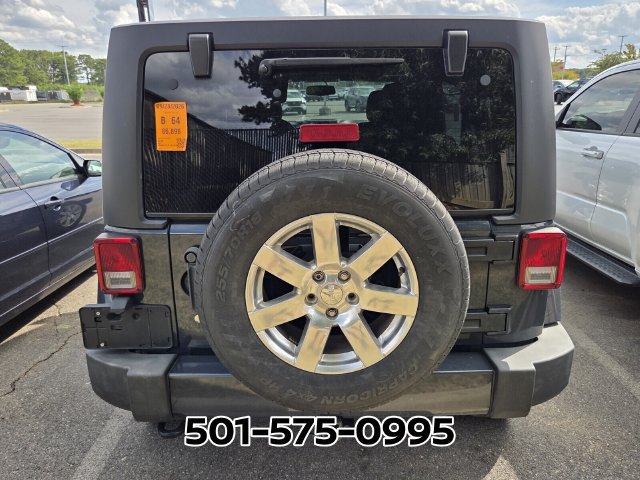 Used 2018 Jeep Wrangler Unlimited Sahara w/ Connectivity Group AWD/4WD image 3