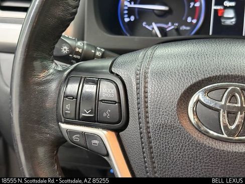 Used 2015 Toyota Highlander Limited Platinum image 16