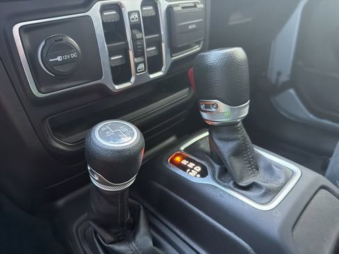 Used 2023 Jeep Wrangler Unlimited w/ Sun & Screen Package AWD/4WD image 23