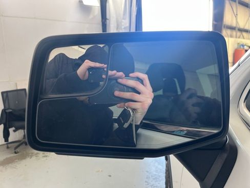 Used 2021 GMC Sierra 1500 SLT w/ SLT Convenience Package image 16