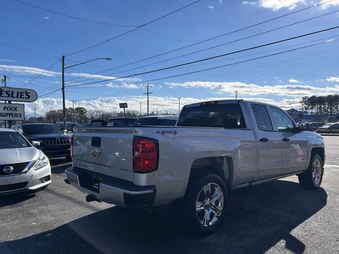Used 2017 Chevrolet Silverado 1500 Custom w/ Custom Convenience Package image 5