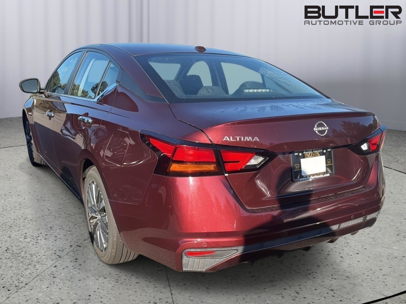Used 2025 Nissan Altima 2.5 SV FWD image 10