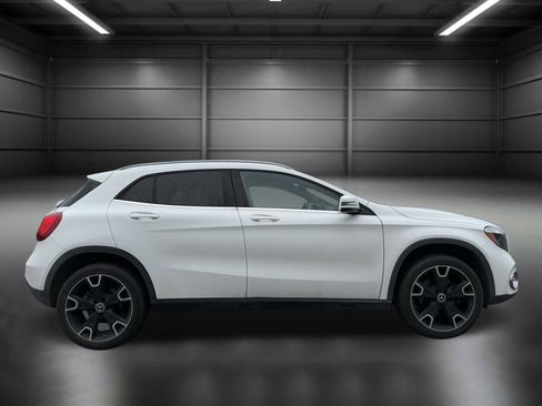 Used 2020 Mercedes-Benz GLA 250 4MATIC image 11