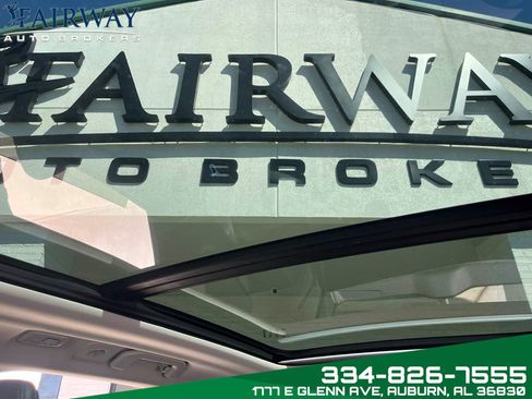 Used 2023 Volvo XC60 B5 Plus image 27