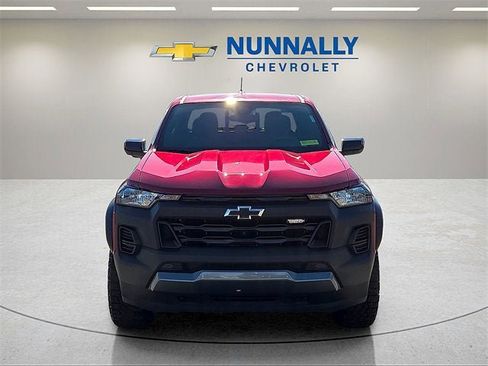 Used 2024 Chevrolet Colorado Trail Boss w/ Technology Package image 8