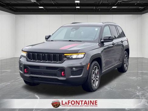 Used 2022 Jeep Grand Cherokee Trailhawk image 1