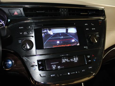 Used 2014 Toyota Avalon XLE Touring FWD image 15