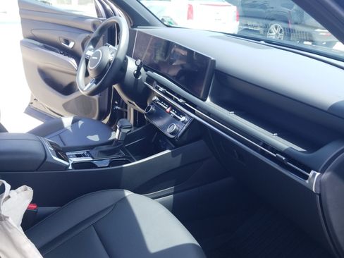 Used 2025 Hyundai Santa Cruz SEL FWD image 16