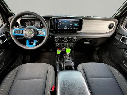 Used 2024 Jeep Wrangler Unlimited AWD/4WD image 7