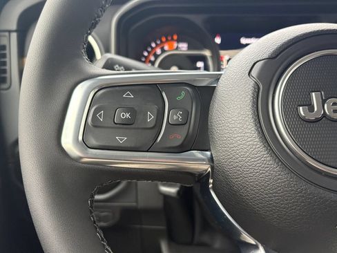 New 2026 Jeep Wrangler Unlimited Sahara AWD/4WD image 17