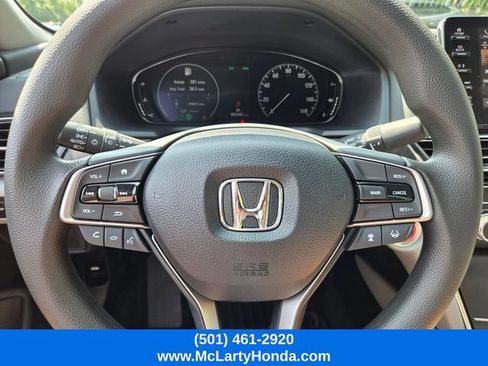 Used 2018 Honda Accord EX image 32