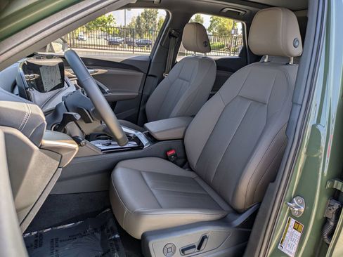 Used 2025 Audi Q5 Premium w/ Convenience Package AWD/4WD image 29