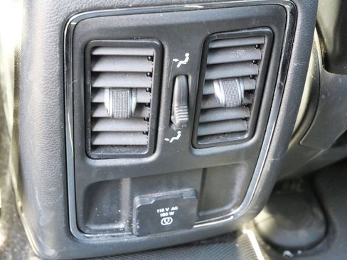 Used 2019 Jeep Grand Cherokee Laredo AWD/4WD image 33