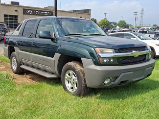 Used 2002 Chevrolet Avalanche 4x4 w/ Off-Road Suspension Pkg video 1