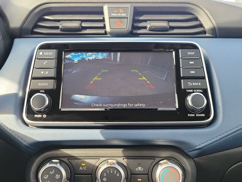 Used 2025 Nissan Versa SV image 10