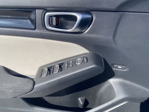 Certified 2022 Honda Civic EX image 29