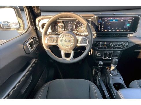 Certified 2025 Jeep Wrangler Sahara image 6