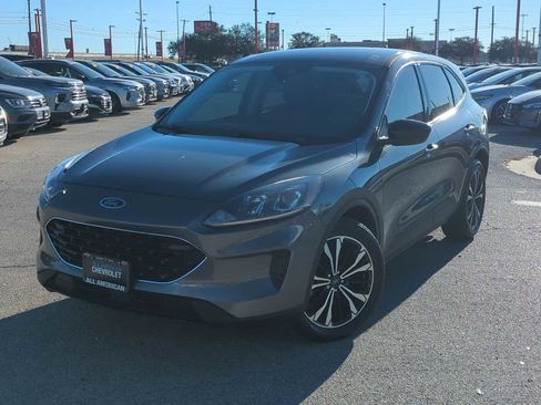 Used 2022 Ford Escape SE w/ SE Sport Appearance Package image 1