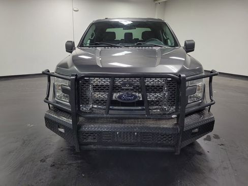 Used 2017 Ford F150 XLT image 2