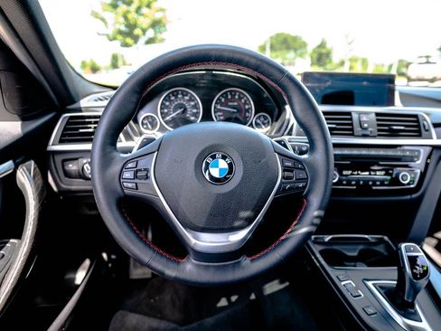 Used 2016 BMW 328i xDrive Sedan AWD/4WD image 16