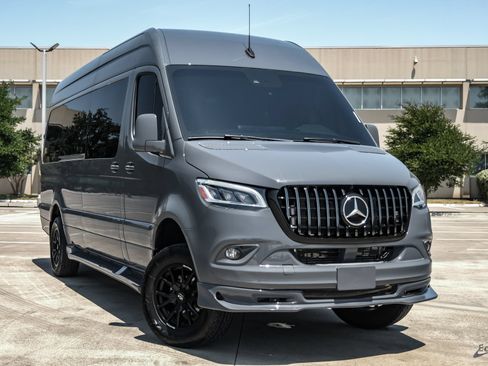Used 2022 Mercedes-Benz Sprinter 2500 image 23