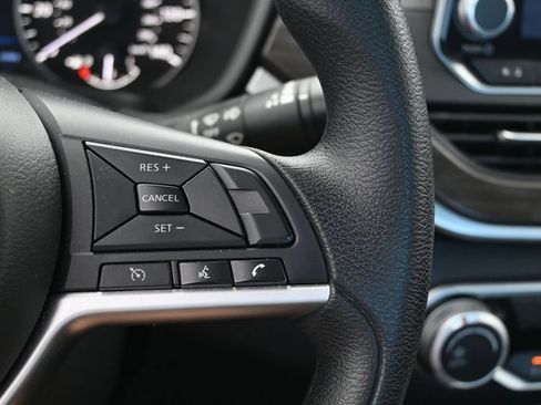 Used 2025 Nissan Altima 2.5 SV FWD image 30
