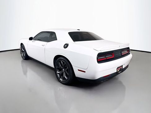 Used 2019 Dodge Challenger R/T RWD image 8