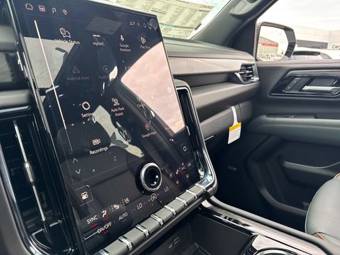 New 2026 GMC Yukon AT4 w/ AT4 Premium Plus Package AWD/4WD image 23