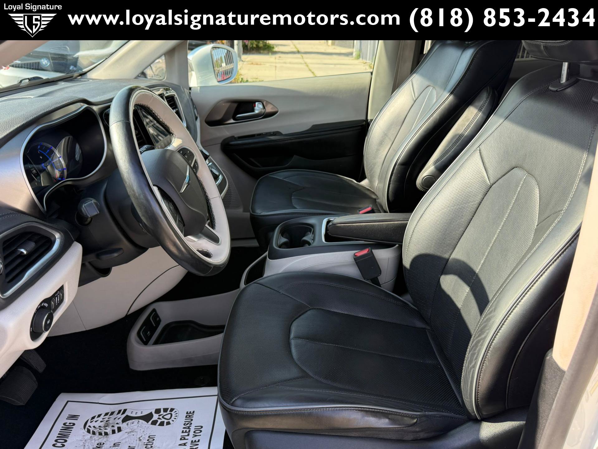 Used 2018 Chrysler Pacifica Limited w/ Advanced Safetytec Group FWD image 24