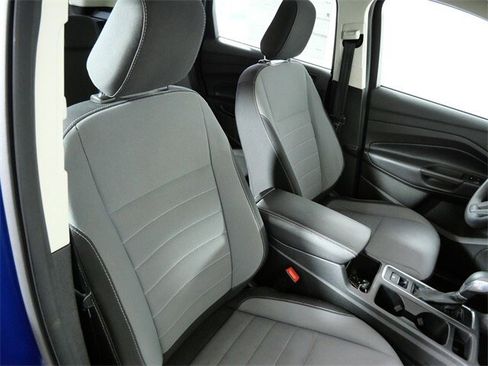 Certified 2019 Ford Escape S image 11