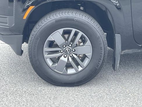 Used 2025 Nissan Frontier SV image 7