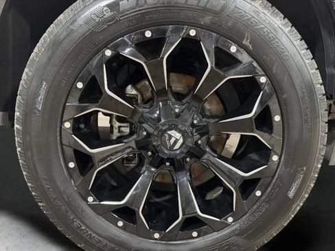 Used 2018 Ford F150 Lariat w/ Equipment Group 502A Luxury AWD/4WD image 29