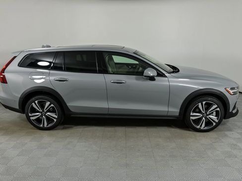 New 2026 Volvo V60 B5 Cross Country Plus w/ Protection Package Premier image 27