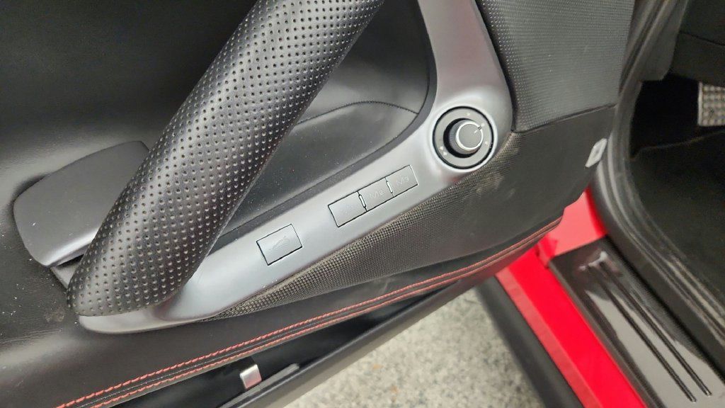 Used 2018 Ferrari 812 Superfast RWD image 43