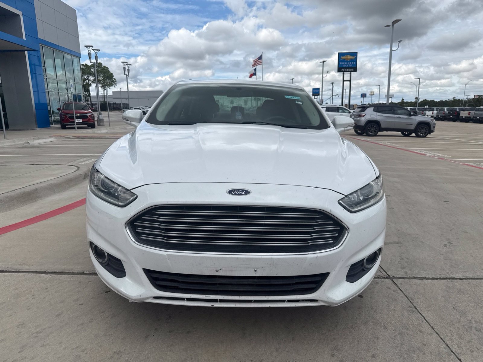 Used 2015 Ford Fusion SE w/ Equipment Group 201A FWD image 8