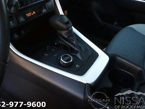 Used 2020 Toyota RAV4 XLE image 22