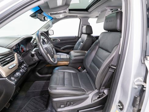 Used 2018 GMC Yukon XL Denali w/ Denali Ultimate Package AWD/4WD image 17