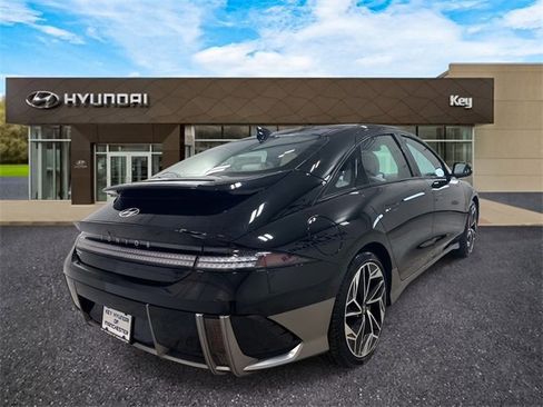 New 2025 Hyundai Ioniq 6 Limited image 3
