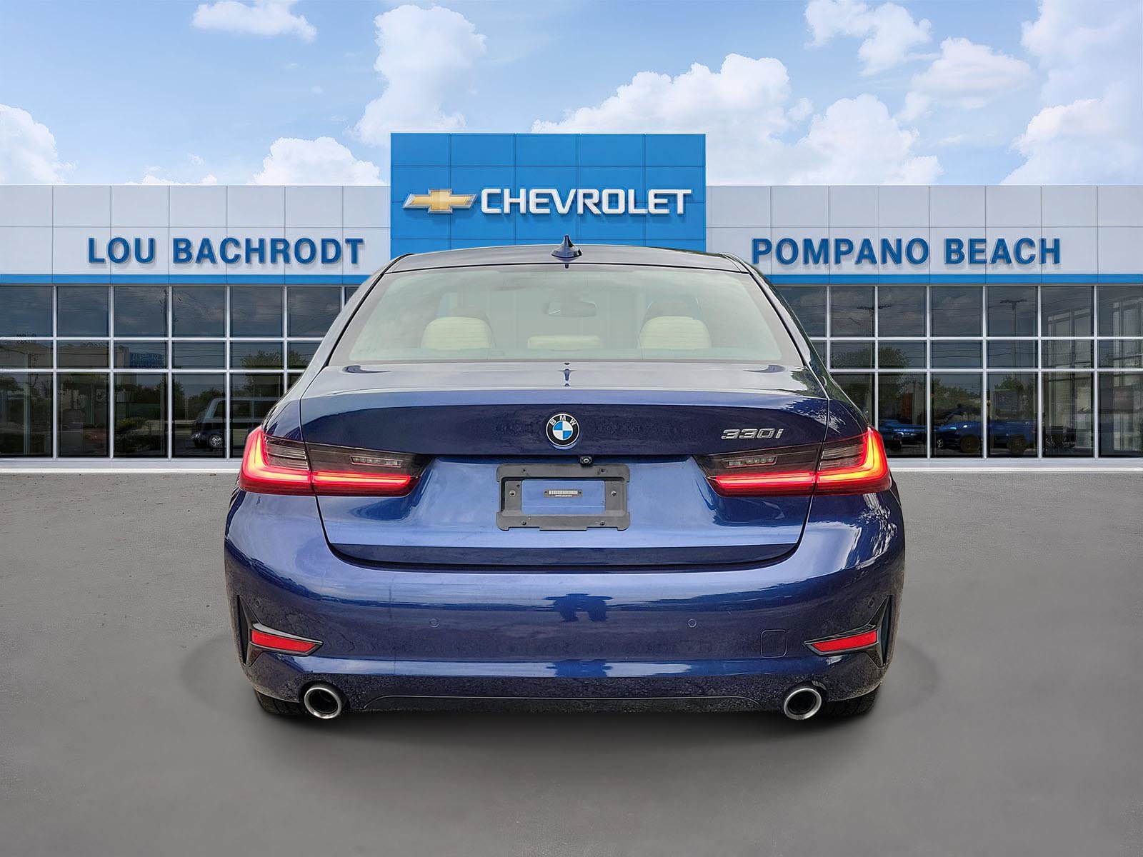 Used 2020 BMW 330i Sedan w/ Convenience Package RWD image 4