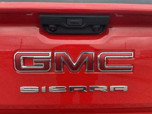 Used 2025 GMC Sierra 1500 Elevation image 37