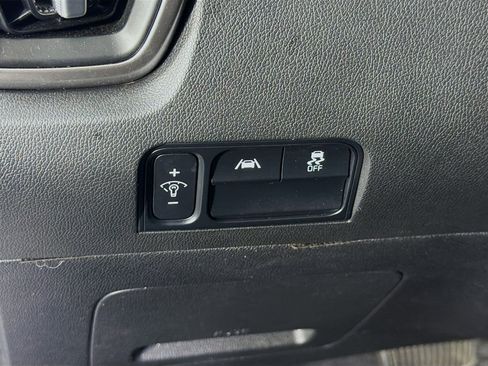 Used 2021 Kia Sorento LX FWD image 17