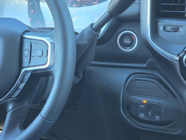 Used 2026 RAM 2500 Laramie AWD/4WD image 31