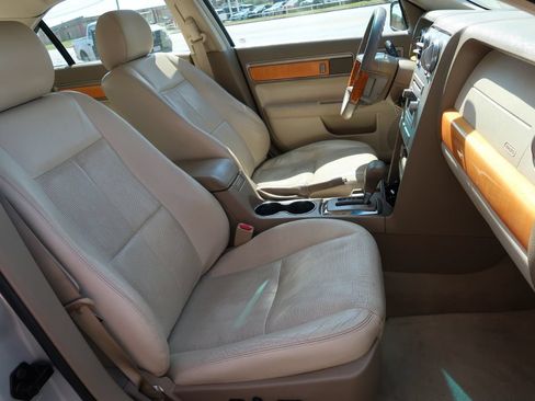 Used 2006 Lincoln Zephyr FWD image 9
