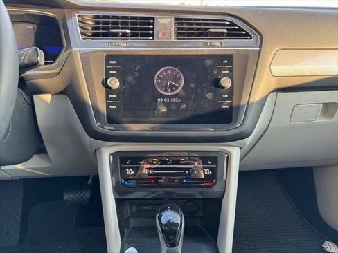 Used 2022 Volkswagen Tiguan SE AWD/4WD image 66