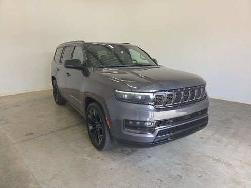 Used 2024 Jeep Grand Wagoneer Series II Obsidian w/ Quick Order Packagew 28T AWD/4WD image 4