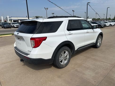 Used 2022 Ford Explorer XLT image 30