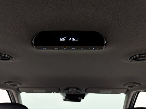 Certified 2024 Kia EV9 Light Long Range RWD image 22