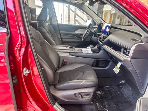 New 2026 Toyota Grand Highlander AWD image 18