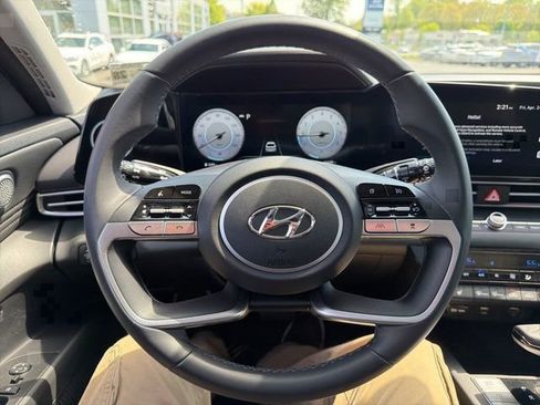 Certified 2023 Hyundai Elantra Limited FWD image 19